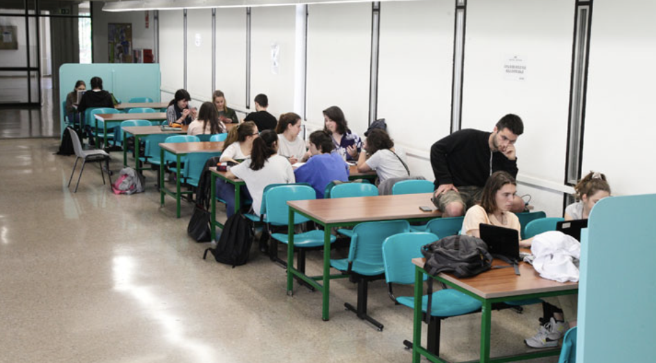 Se ven estudiantes de la Facultad de Ciencias 